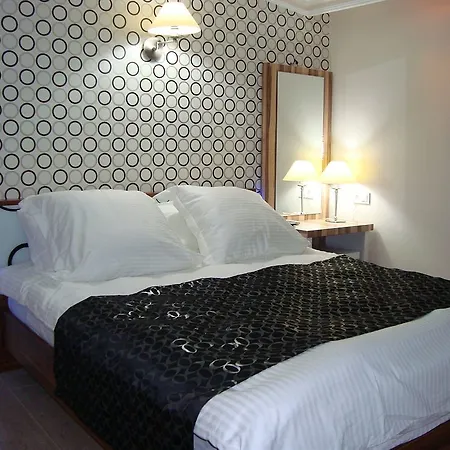 Ξενοδοχείο Mera Park 3*