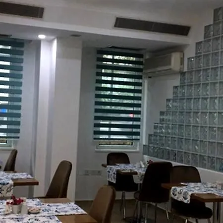 Mera Park מלון