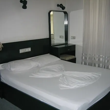 Otel Mera Park 3*