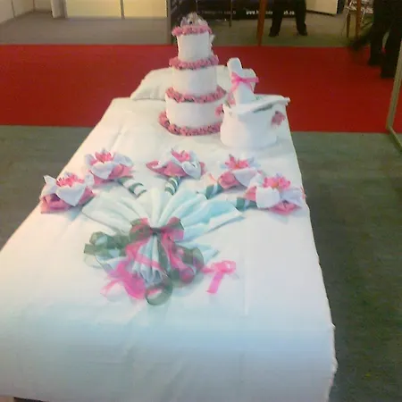 מלון Mera Park 3*