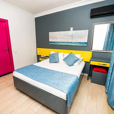 Hotel Mera Park